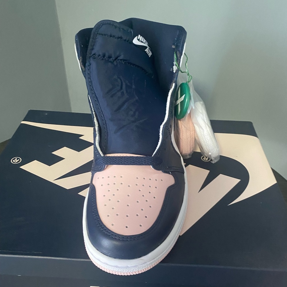 NWT Nike Women's Jordan 1 Retro High OG - Atmosphere, 7.5 - Picture 8 of 16